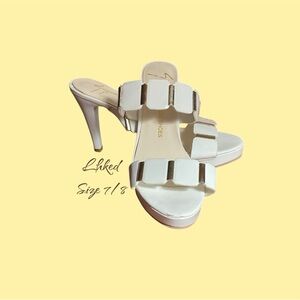 Lhked SLIDE IN SANDALS WITH TWO STRAPS SIZE 7/8 NEVER WORN